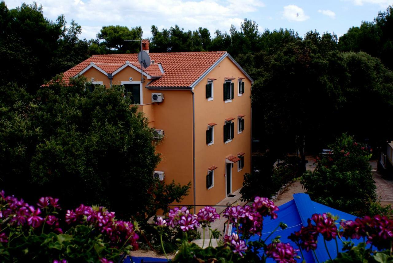 Pansion Ana Hotel Mali Lošinj Екстериор снимка